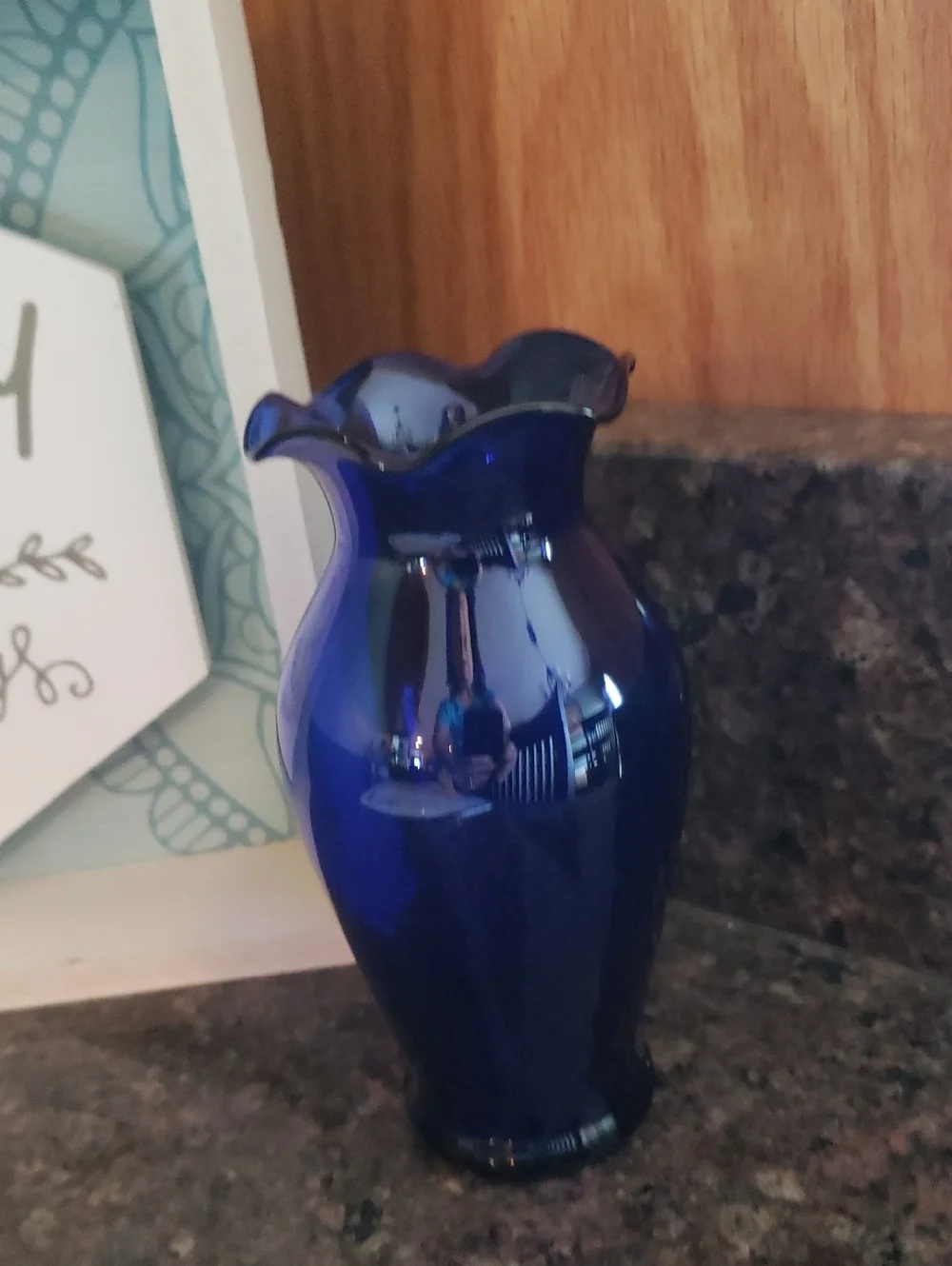 Vtg Blue Glass Bud Vase - Approx 5 1/4